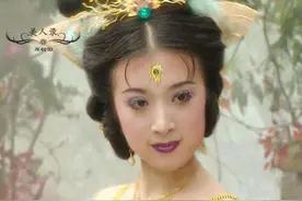从"孔雀公主"到豪门阔太，踢走袁立后奉子上位的金巧巧，今怎样？图片