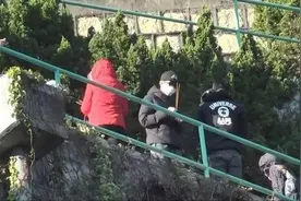 原配庄月明去世31年，李嘉诚为她一直没再娶，每年元旦都去祭拜图片