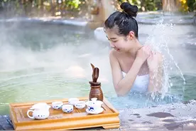 男子和女友泡完温泉后哭了，找媒体曝光：无法挽回了，你怎么看？图片