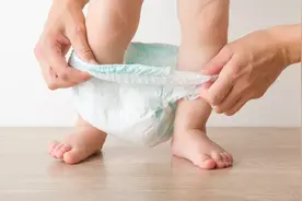 孩子有这个迹象，说明晚上的尿不湿可以戒了图片