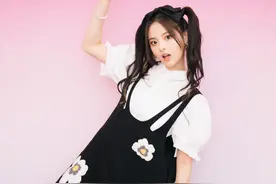 杨超越靠这款减龄发型出圈，双马尾甜美感爆棚，很多人轻易不敢试图片