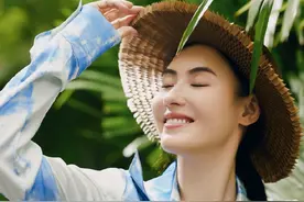张柏芝cos以前的自己 美貌无惧岁月图片