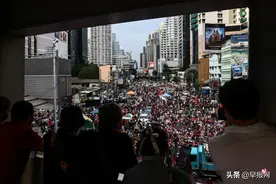 泰国执政党否认要扳倒首相巴育图片