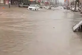 暴雨预警连挂28天！雨一直下，需警惕洪涝、地质灾害图片