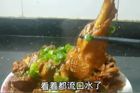 啤酒鸭正宗的做法，不加水，鸭肉软烂，好吃到连汤汁都不剩图片