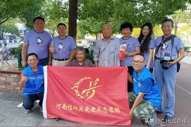 河南淮滨：市县志愿者国庆节里看老兵图片