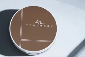 TOM MARK唐魅可“爆款”白绷带气垫新品上市图片