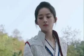 《有翡》开播槽点多！赵丽颖配音出戏妈味足，王一博脸僵突现马脸图片