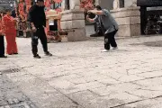 搞笑趣图：每个优秀的作品背后都有一个优秀的摄影师图片
