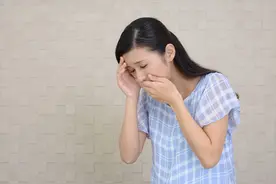 脑梗不是悄无声息，医生提醒：长期出现“头晕嗜睡”，别再拖了图片