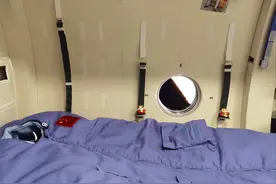 各国空间站睡眠舱有啥不同？俄罗斯也有天景房，舷窗比咱们的还大图片