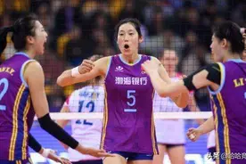 朱婷李盈莹合砍33分天津女排完胜广东，全胜夺小组头名晋级六强图片