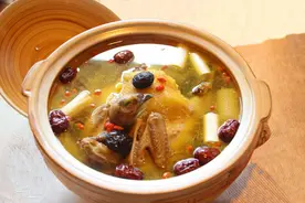 母乳喂养的妈妈，牢记几个饮食原则，乳汁营养还能让妈妈减肥瘦身图片