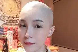 50岁女星削发为尼！在家人见证下剃光头出家，曾未婚生子情路坎坷图片