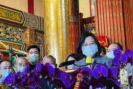 王不见王？蔡英文指南宫参拜，一踏出庙门，马英九紧接着入殿图片
