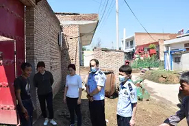 太感人！五旬“黑户”拾荒者生活艰难，民警深入调查帮其补办户口重燃生活希望图片