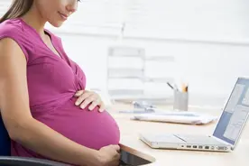 孕晚期上班，会不会影响胎宝宝发育？这4个问题要特别注意图片