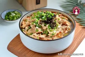 三伏天做水煮肉，一个小妙招，让你手工切出薄如蝉翼的完整肉片图片