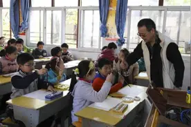 学生“保温杯”成藏手机神器，家长知道后怒批：商家太没底线图片