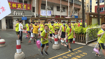 「创城在线」惠安县实验小学：学生志愿者助力创城图片