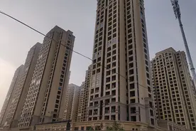 新房刚交地暖漏水还冒泡，业主感叹交房套路多图片