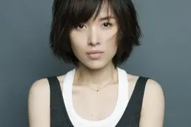 与富商离婚后嫁给靳东，被视若珍宝，靳东是如何追到女神的？图片