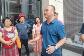 蓼城办事处组织社区拆迁户到新建项目现场观摩恳谈图片