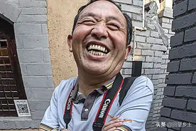 大哥！你在梁家老宅拍到什么好作品了，竟把你高兴得如此心花怒放图片