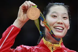 三个异性有缘人，都成了朱婷的哥哥，为何撒贝宁却没这个缘分？图片