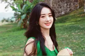 今年夏天竟然流行了起来？这个绿色？图片
