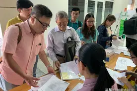 越南胡志明市轮换2200多名官员，预防基层官员收取等腐败发生图片