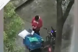 快递被盗小哥雨中暴哭？因与女友吵架 目前已和好 网友：结局完美视频封面