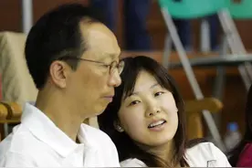 “香港财神爷”梁锦松，在迎娶“跳水皇后”伏明霞前有多风流？图片