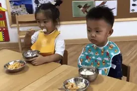 挑食女儿上幼儿园后饭量大增，妈妈欣慰，辞职老师晒出“真相”图片