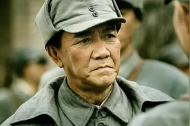 《亮剑》播出16年后，李幼斌张光北再度穿上军装，“嘎子哥”也在图片