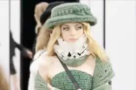 一张不同寻常的娃娃脸 杰西卡·史丹Jessica Stam！视频封面