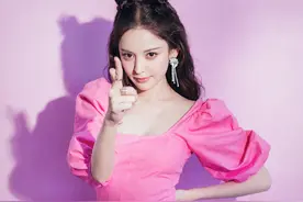 今夏告别黑白灰，女生穿衣紧跟5个“潮流色”，减龄显白，美翻了图片