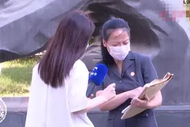 儿媳强占房产，8旬老人被迫租房，法院腾房时儿媳竟拿刀对着脖子图片