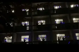 宁波这个高校“阳台歌会”送别学长学姐，毕业生：这唱的是我们难忘的青春啊图片