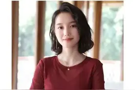 男老师追求学生的妈妈，因家长会上一见倾心图片