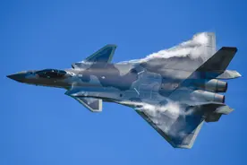 歼-20隐身战机在手，为何还对苏35情有独钟？美国人告诉你图片