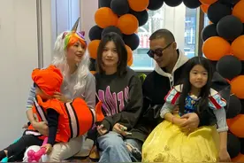 章子怡一家过万圣节！小苹果高颜值艳压后妈，郭富城把方媛宠上天图片
