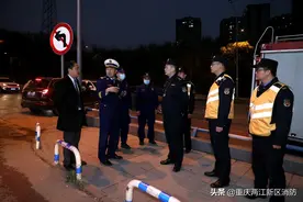 两江新区多部门联合开展“春雷行动”集中夜查行动 整治占用消防车通道行为图片