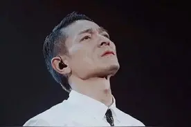 刘德华亲弟弟罕露面，与哥哥外形相差大，身价不菲为人低调图片