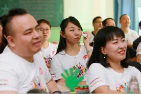 10年后的高中同学聚会，成差生聚集地？学霸不参加的原因有点现实图片