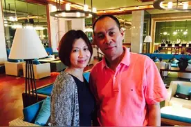 相差5岁夫妻，恩爱30年越来越有夫妻相，女儿27岁美得不像话图片