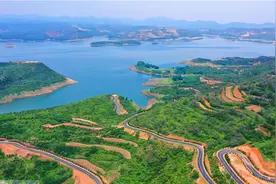 沿黄公路旁，荆紫仙山下，这个古村落有玩头图片