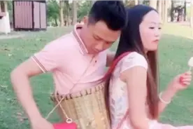 曾经走红的“连体夫妇”，无腿丈夫另寻新欢，独臂阿娇一人带女儿图片