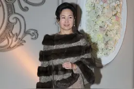 不愧是赌王接班人！何超琼穿皮草太高贵，却挡不住富态气质美图片