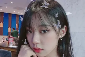 《舞法天女》的亚曼长大了，如今18岁是健身模特，肱二头肌好大！图片